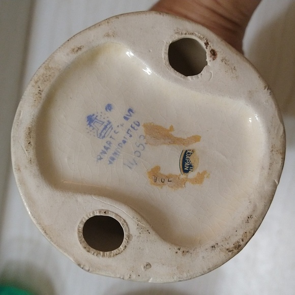 Vintage 1950s Arnart 5th Ave figurine featuring a boy holding a horn - Picture 5 of 5